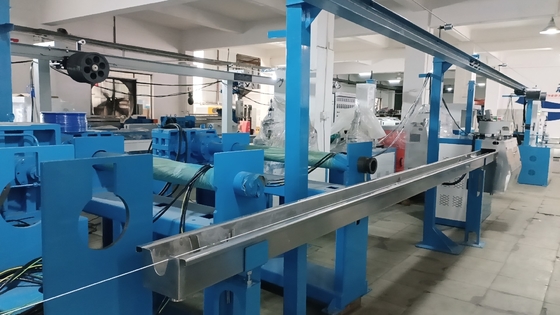 Máquina de fabricação de cabos de rede 50+35 Linha de extrusão de fios de controlo PLC