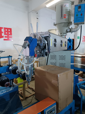Máquina de fabricação de cabos de rede 50+35 Linha de extrusão de fios de controlo PLC