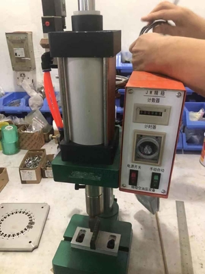 Frisador pneumático de friso do vertical da máquina do cabo do remendo da fibra ótica